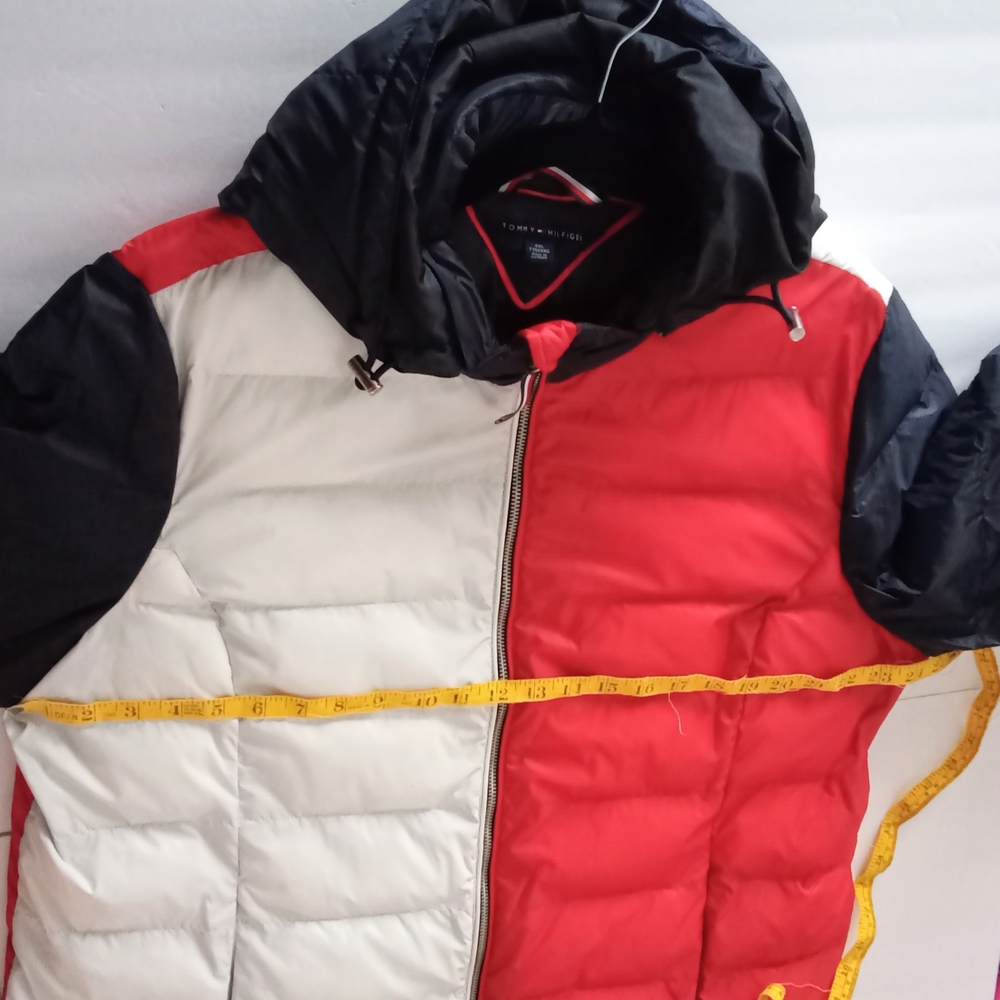 Tommy Hilfiger Women's Red, White, and Black Ski Jacket - Picture 3 of 16